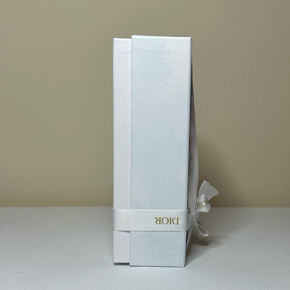 Dior Holiday Box with pouch & Ribbon - Picture 6 of 7